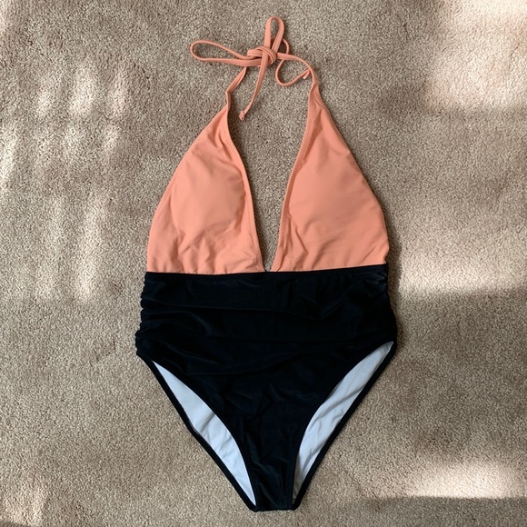 NWT Cupshe One-piece Pink & Black Halter Swimsuit ☀️ - Picture 3 of 10